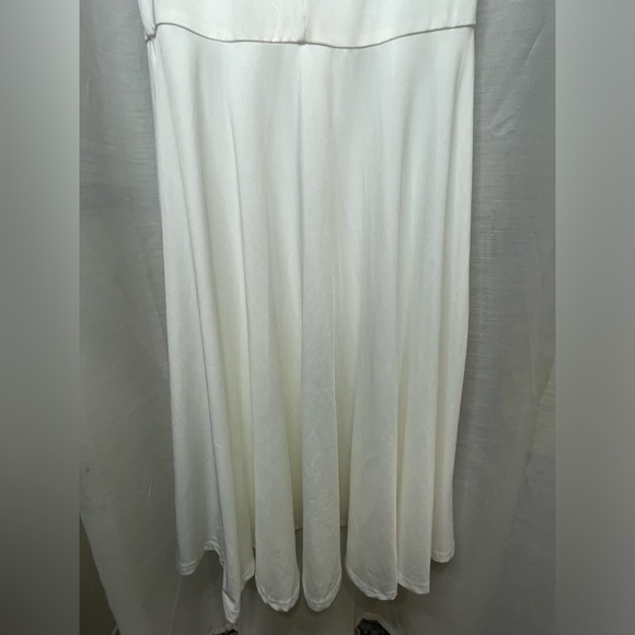 💖Beautiful White Strapless Dress✨ Size (M) - Picture 6 of 7